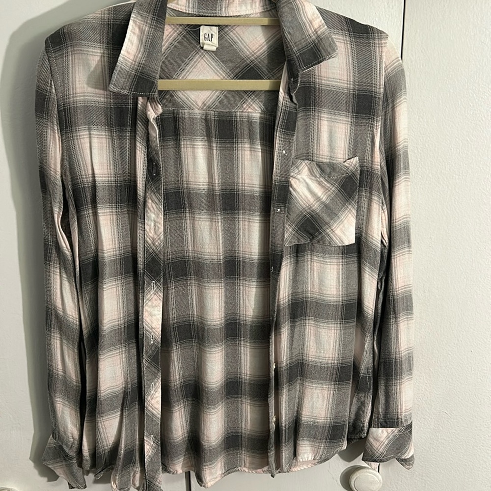 Gap button down flannel. Size small.